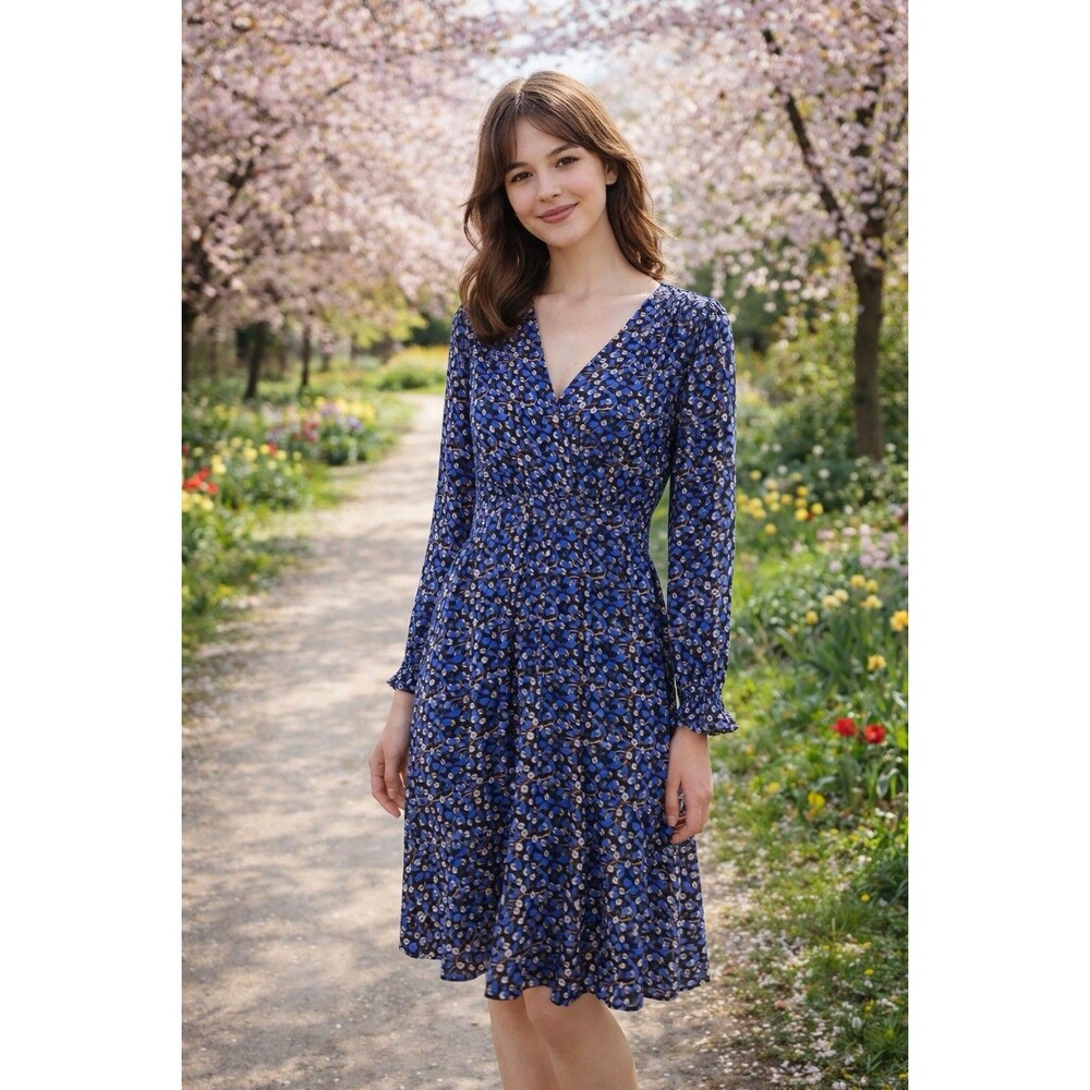 Cabi Women’s Blue Dress White Floral Print Long Sleeve Fit In Flare Midi Size M